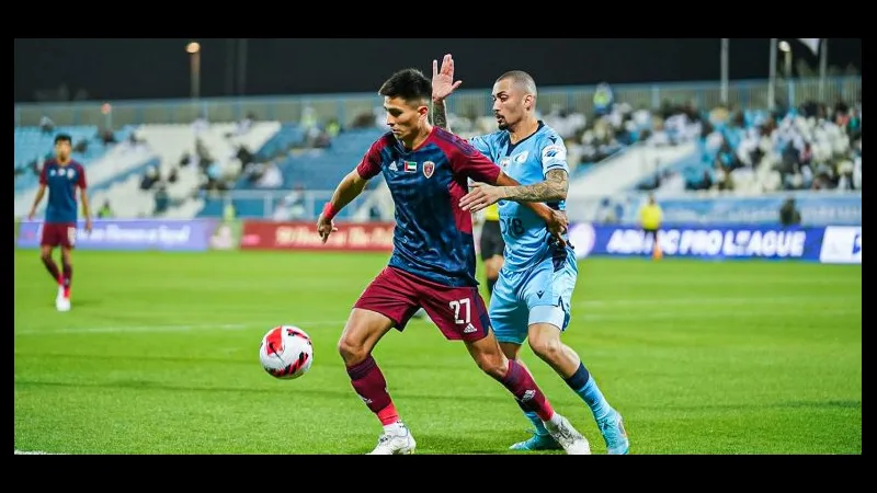 Trận đấu bóng đá giữa Al Wahda và